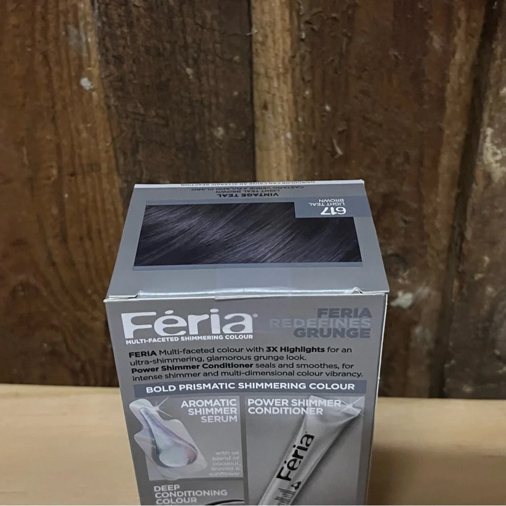 L’Oréal Féria Glam Grunge Shimmering Hair Color 617 Vintage Teal Light Brown
